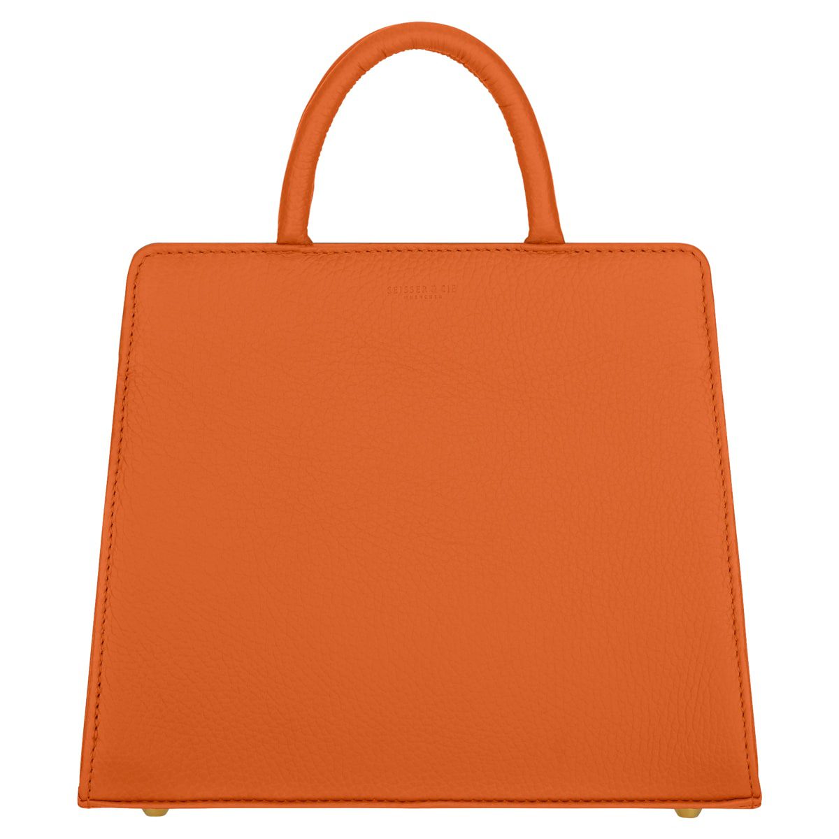 Die Clutch "Paris/Cortina" ist eine braune Tasche aus echtem Hirschleder mit dreieckiger Form, stabilem Henkel und minimalistischem Design, dargestellt auf weißem Hintergrund.