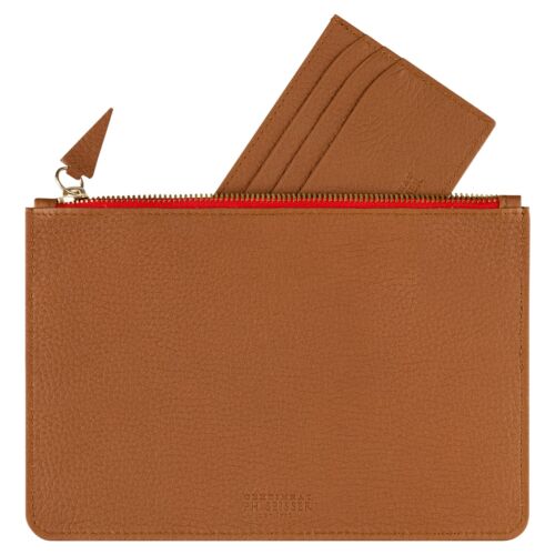 Eine braune Ledertasche mit rotem Reißverschluss, teilweise geöffnet, um ein passendes braunes Leder-Kartenetui zu enthüllen.